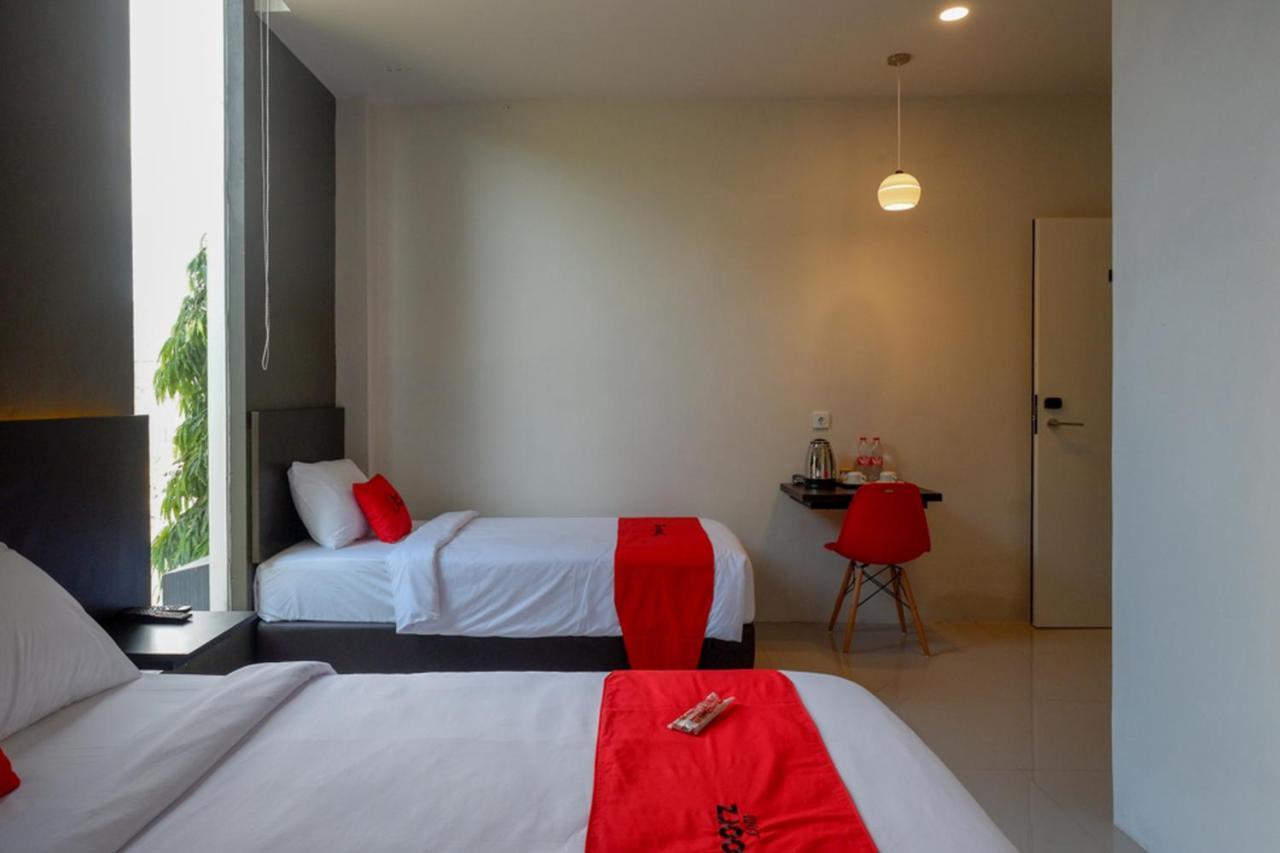 Reddoorz Plus Near Solo Baru Exterior photo