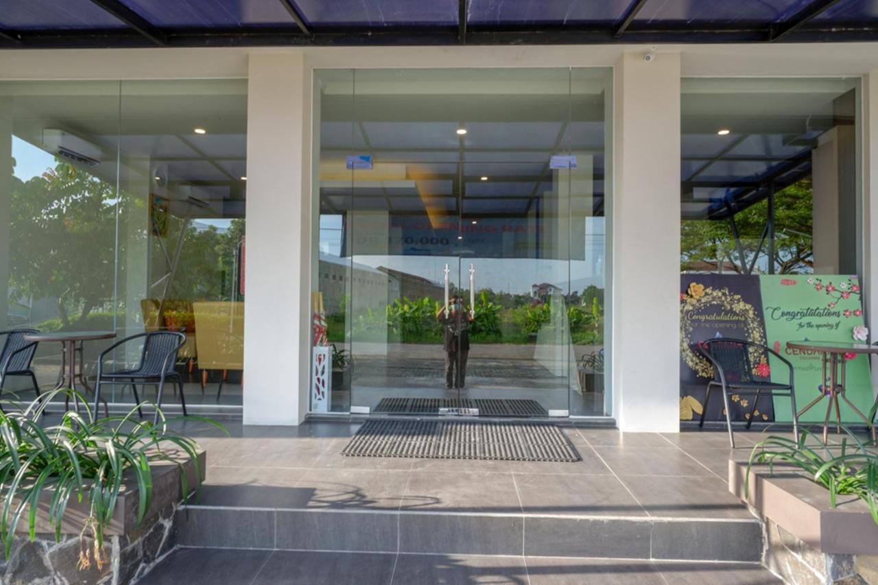 Reddoorz Plus Near Solo Baru Exterior photo