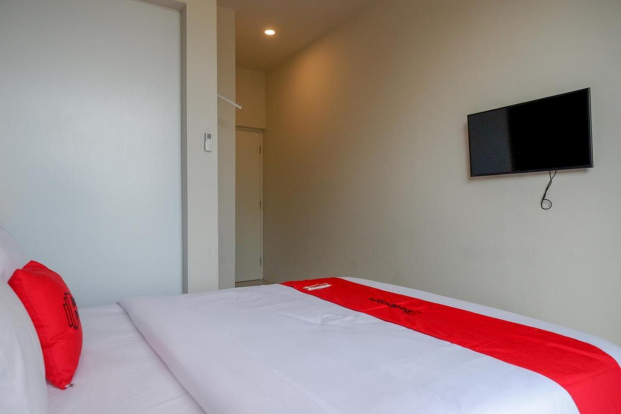 Reddoorz Plus Near Solo Baru Exterior photo